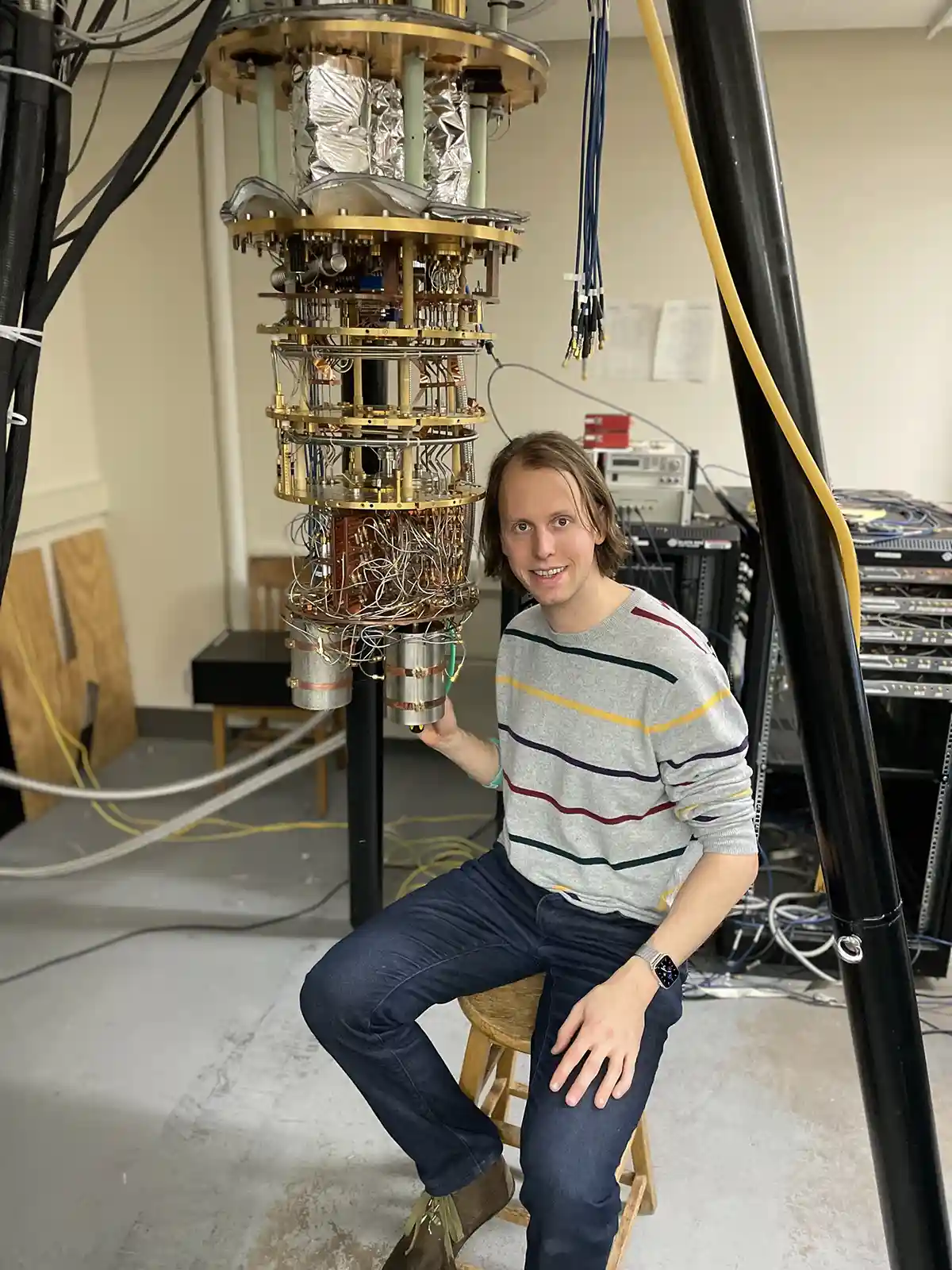 Physicist fellow helps shed light on mysteries in quantum computing